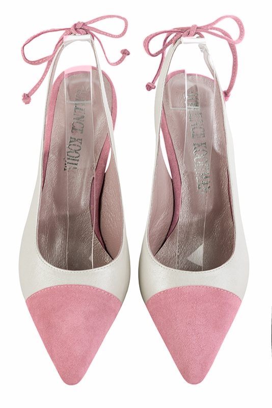 , coloris rose camélia et blanc pur. Bout pointu. Haut. Talon fin. Cérémonie, soirée, cocktail, évènementiel. Personnalisation : Choix des cuirs, 
                des couleurs et des talons. Petites et grandes pointures. - Florence KOOIJMAN